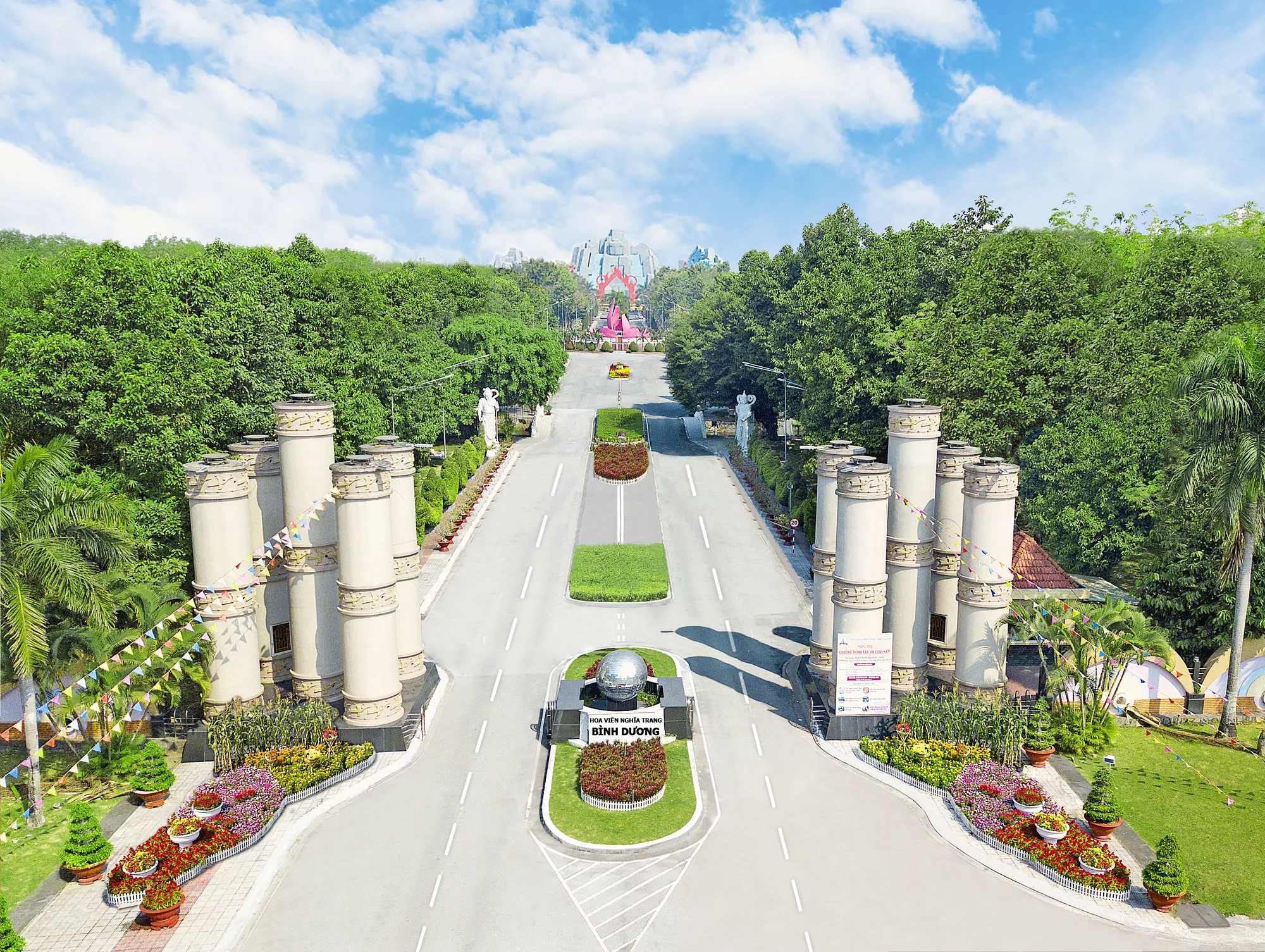 Lối vào Hoa Viên Nghĩa Trang Bình Dương